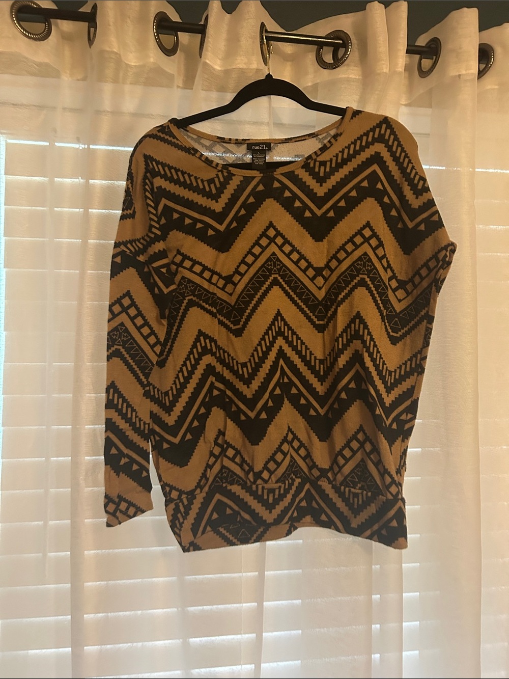 Rue21 Chevron Aztec Knit Pullover in Tan & Black